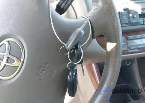 2003 Toyota Camry Xle V6 z USA, uszkodzony, nr VIN 4T1BF30K93U060264